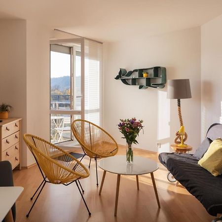 Sunny Apartment In Modrany By Prague Days Exterior photo
