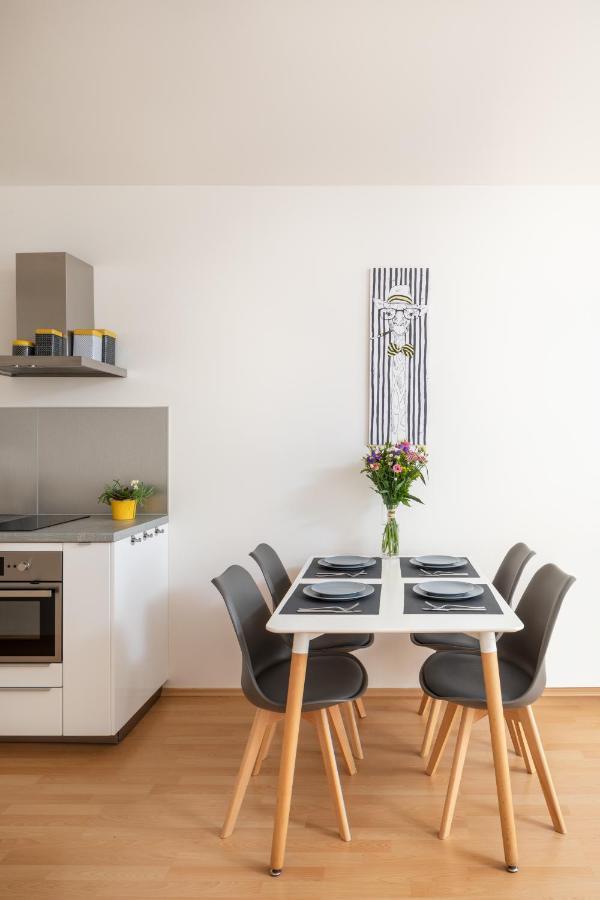Sunny Apartment In Modrany By Prague Days Exterior photo